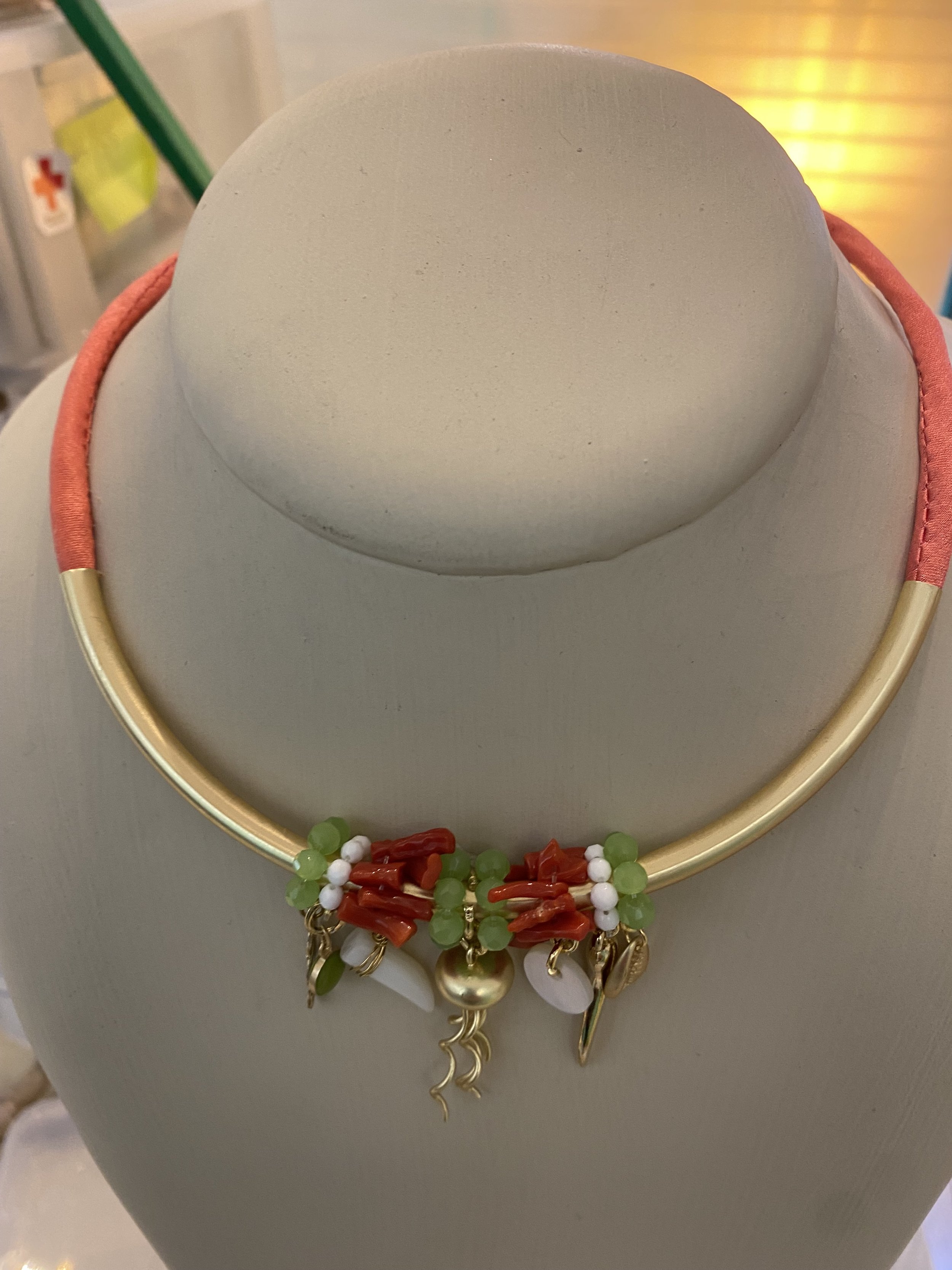 Collier Silka corail