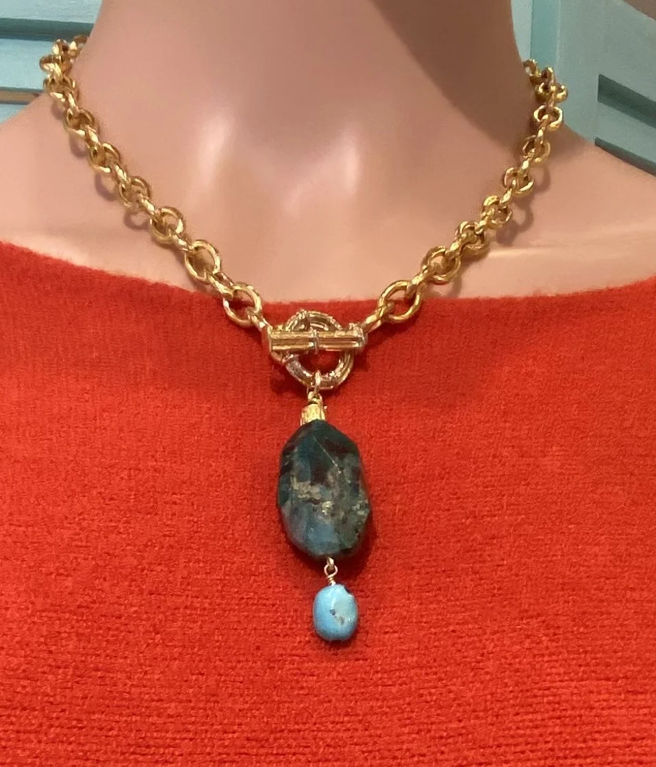 COLLIER TA MANNEQUIN.JPG