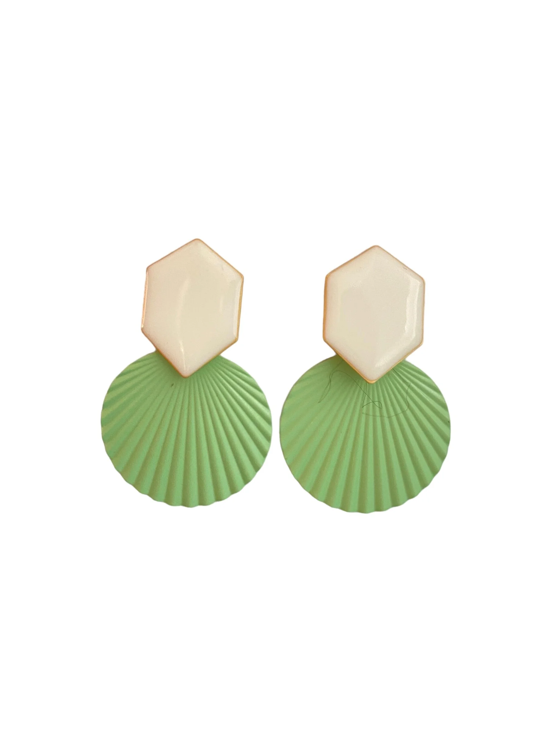 C6F4B7AE-F156-4815-9DC6-891FBABA1F47