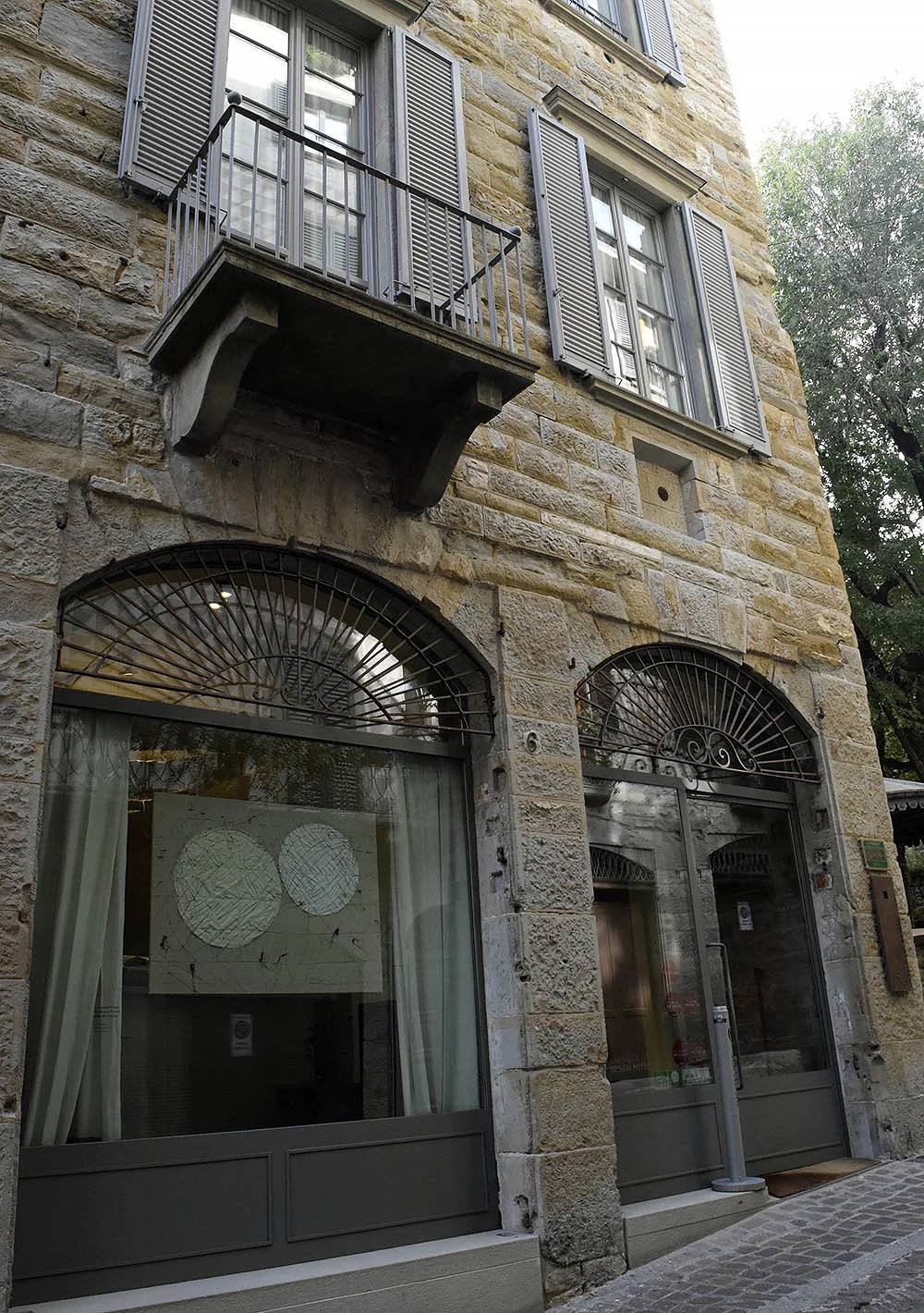 gombit_hotel.jpg