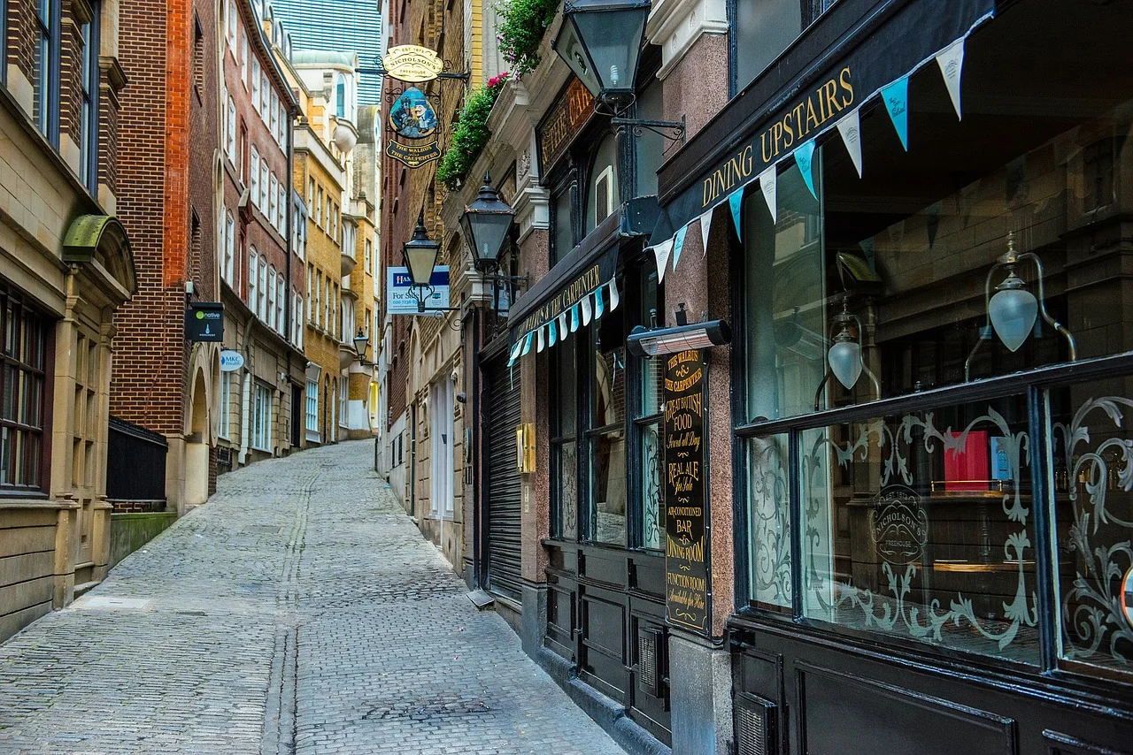 lovat-lane-1903023_1280.jpg