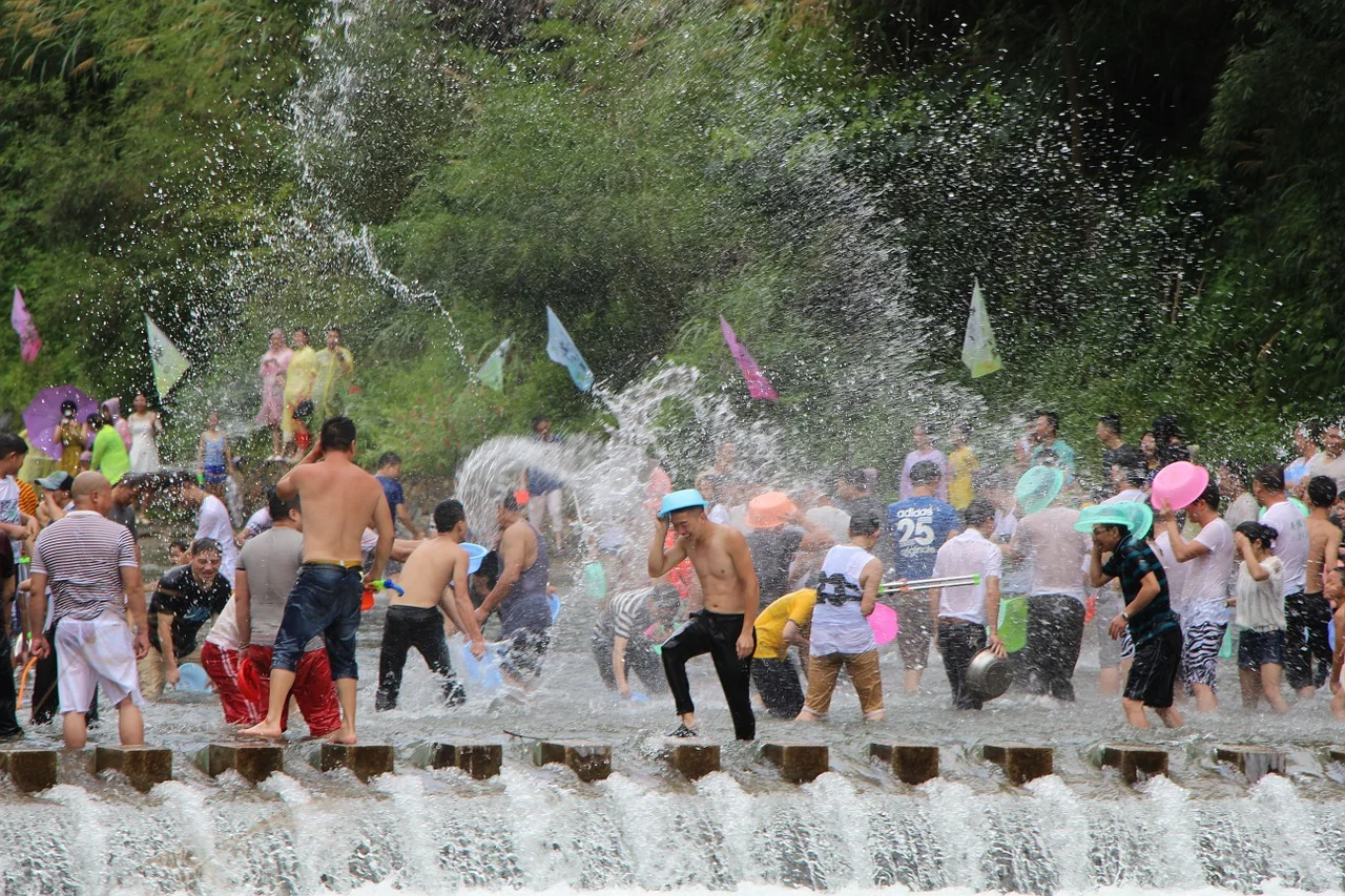water-fight-989540_1280.jpg
