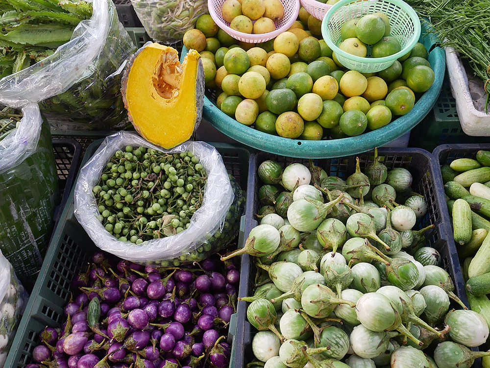khaolakmarket.jpg