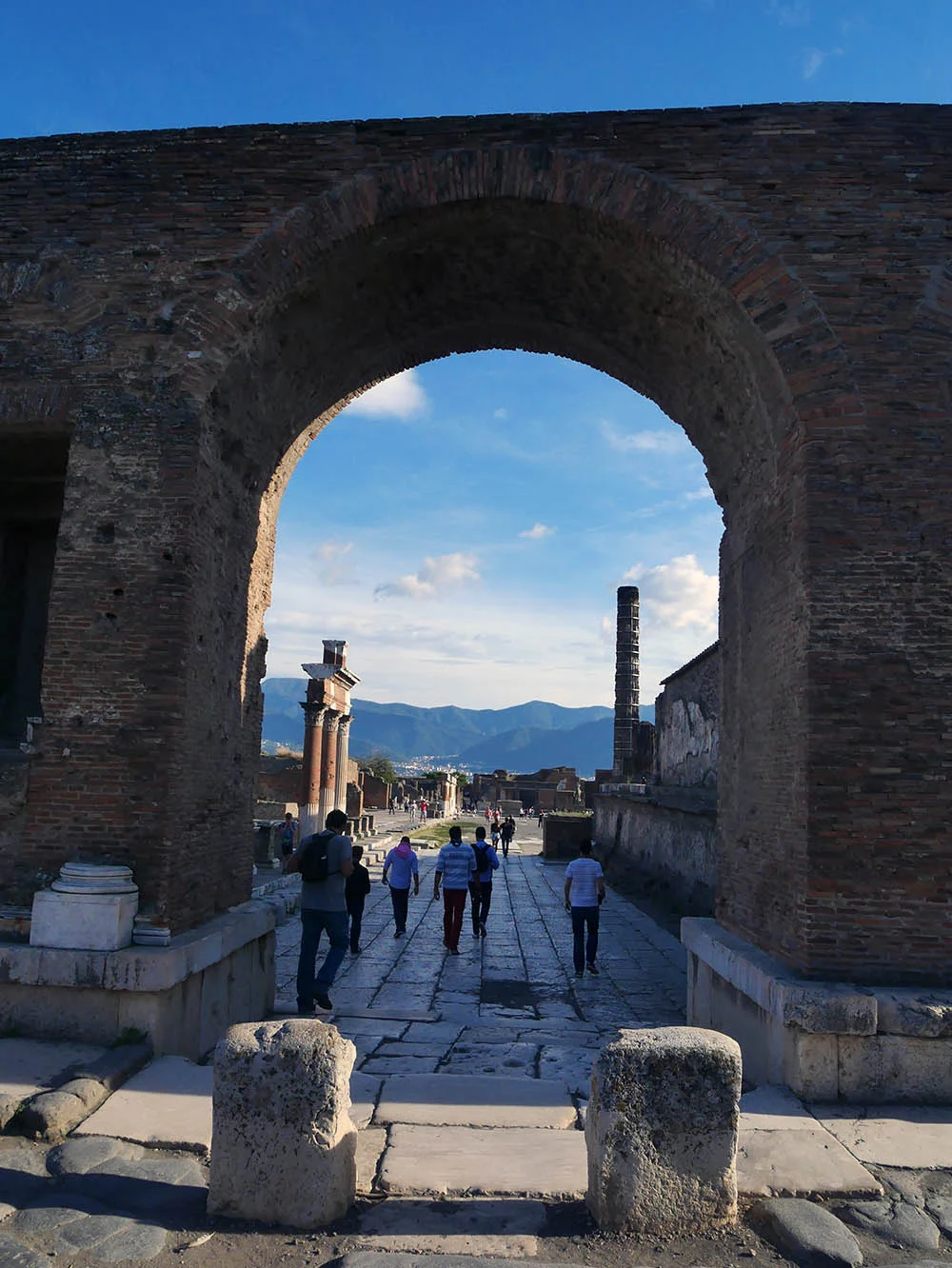 pompeiportal.jpg