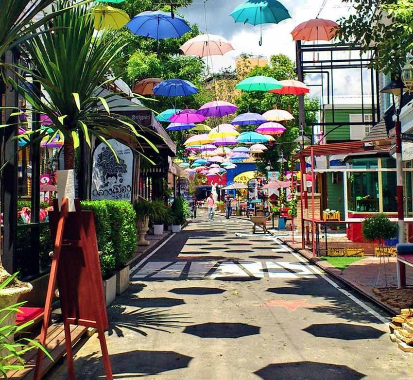 Nimmanhaemin_Road_in_Chiang_Mai.jpg