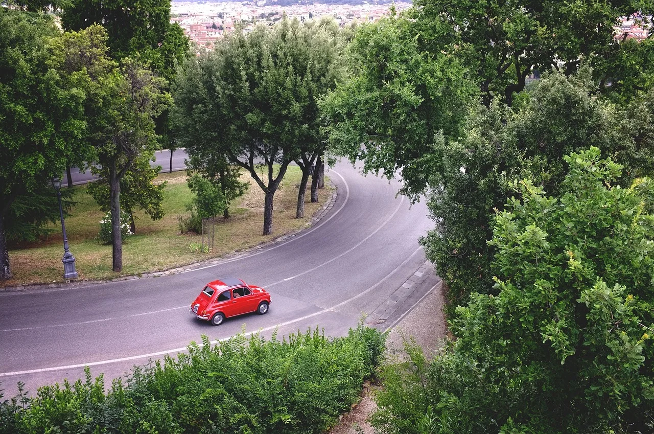 car-705840_1280.jpg