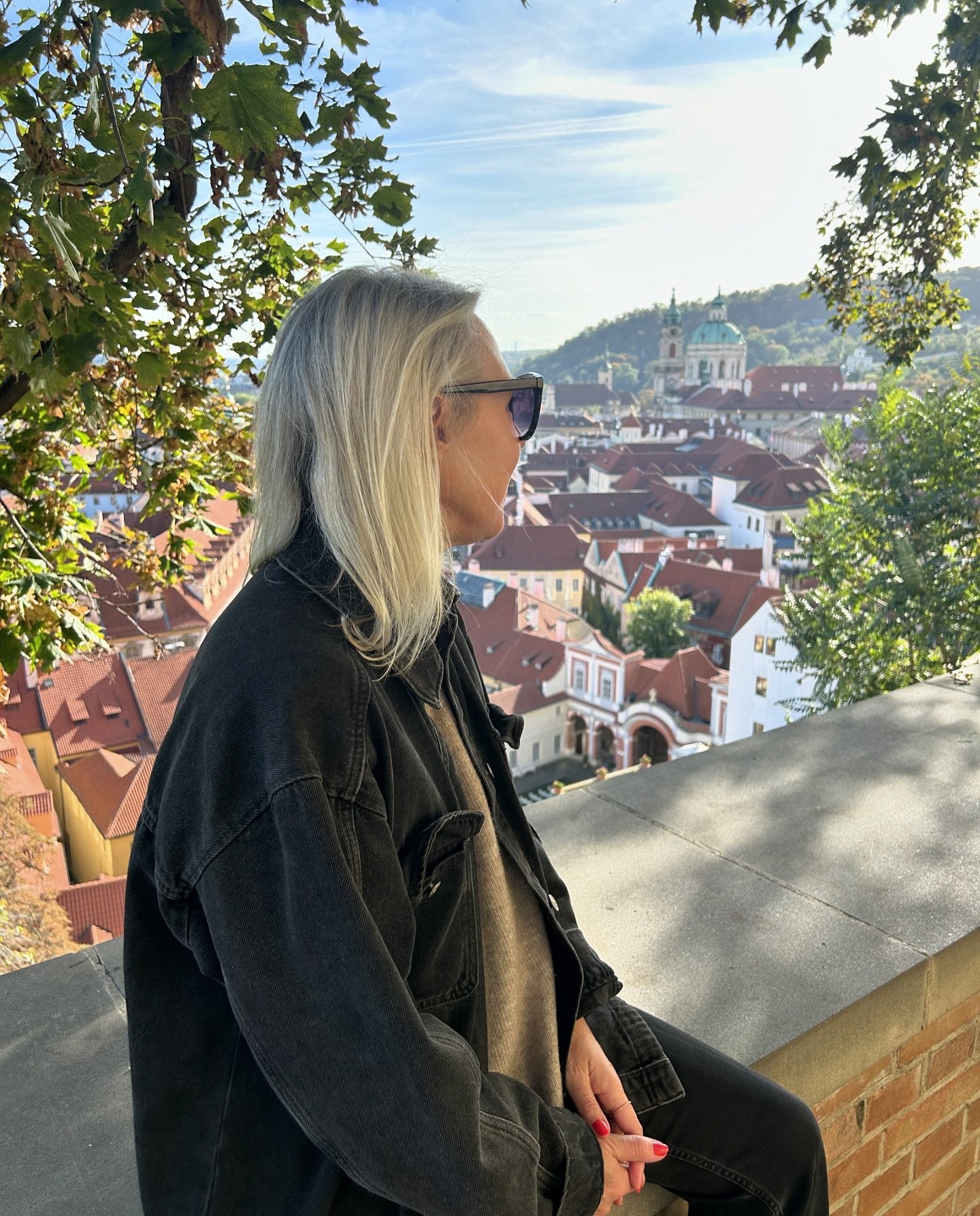 Prag dag 1 och n&aring;gra tips till staden 😍❤️
⭐️ Utsikten fr&aring;n slottet
⭐️ Hotellet Falkensteiner - s&aring; snyggt o bra l&auml;ge 
⭐️ Ljuvliga marknader 
⭐️ Bakeshop bredvid Prags smalaste gata 
⭐️ Promenad l&auml;ngs vattnet
⭐️ Saint Wence