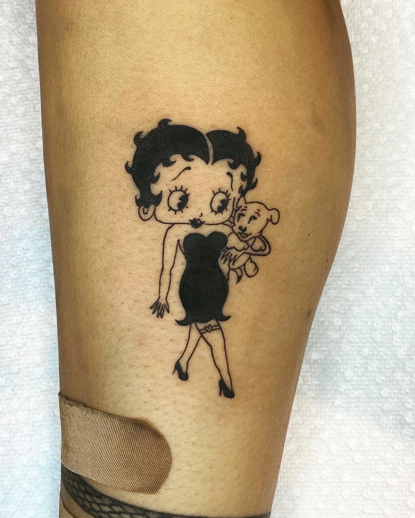 lil betty boop &amp; her pup. thanks for coming back jai!

done at @familytattoo
