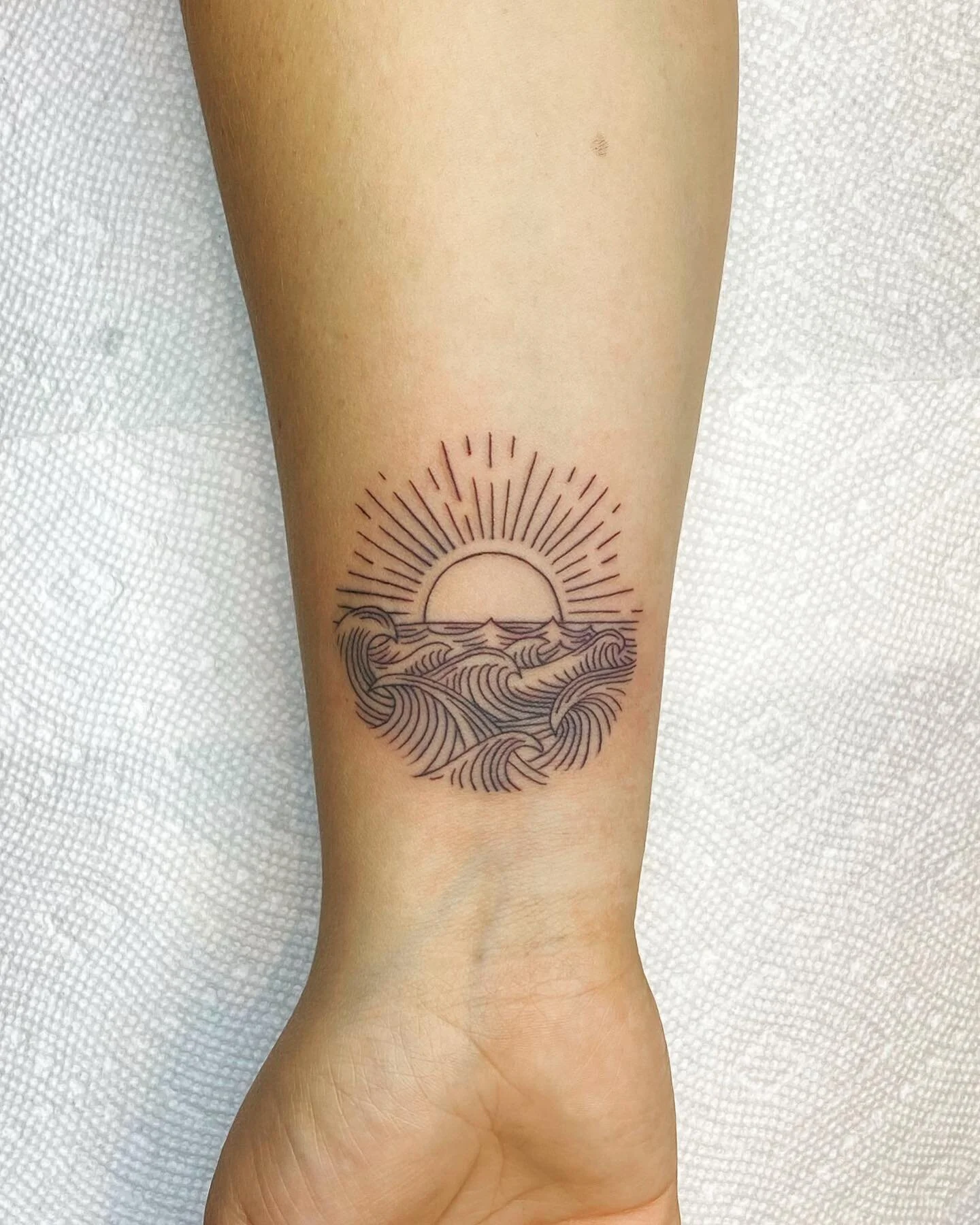 some recent fine line work. thank you all for the trust!

done at @familytattoo