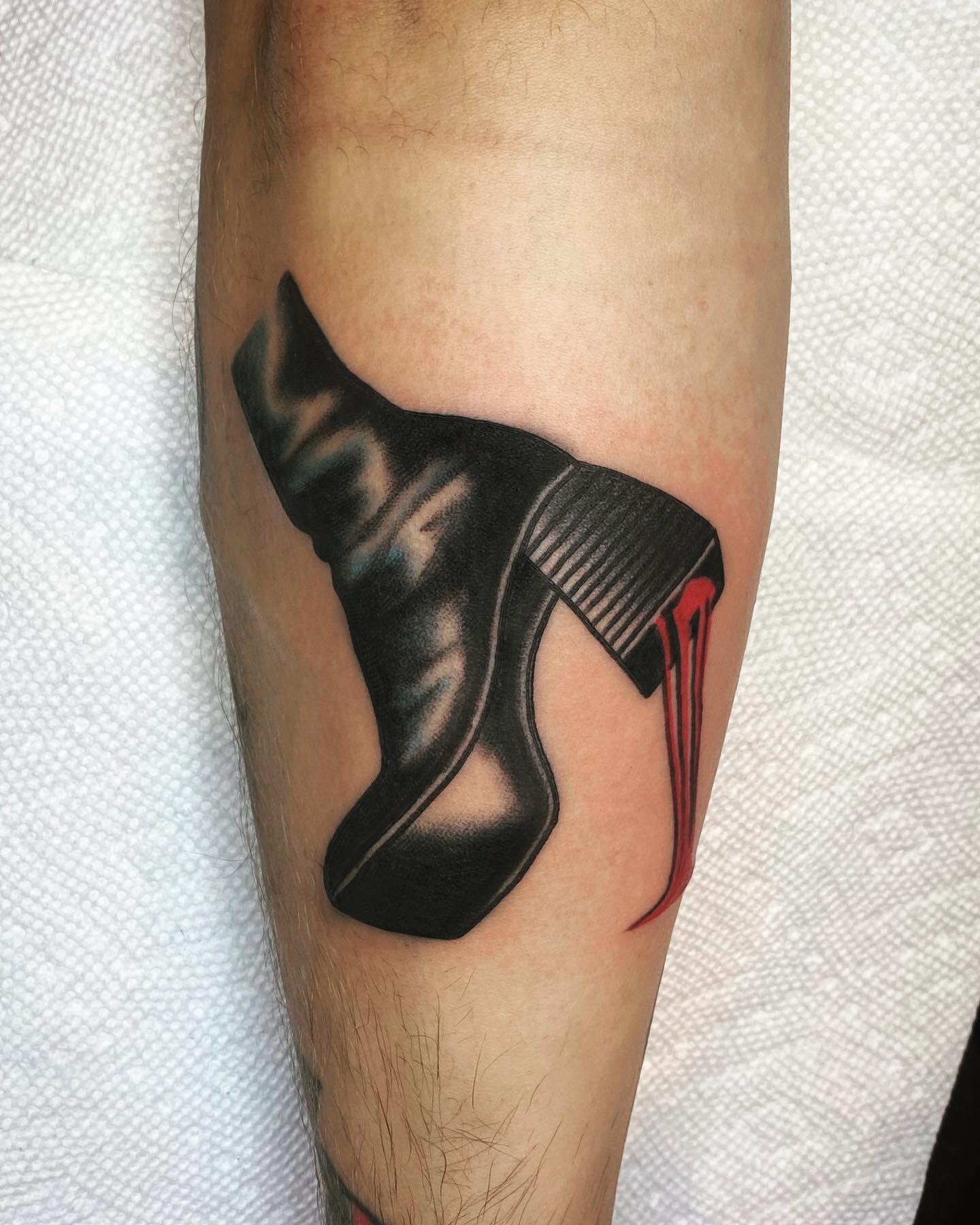 boot from my flash for pat- thanks so much for getting this!

done at @familytattoo