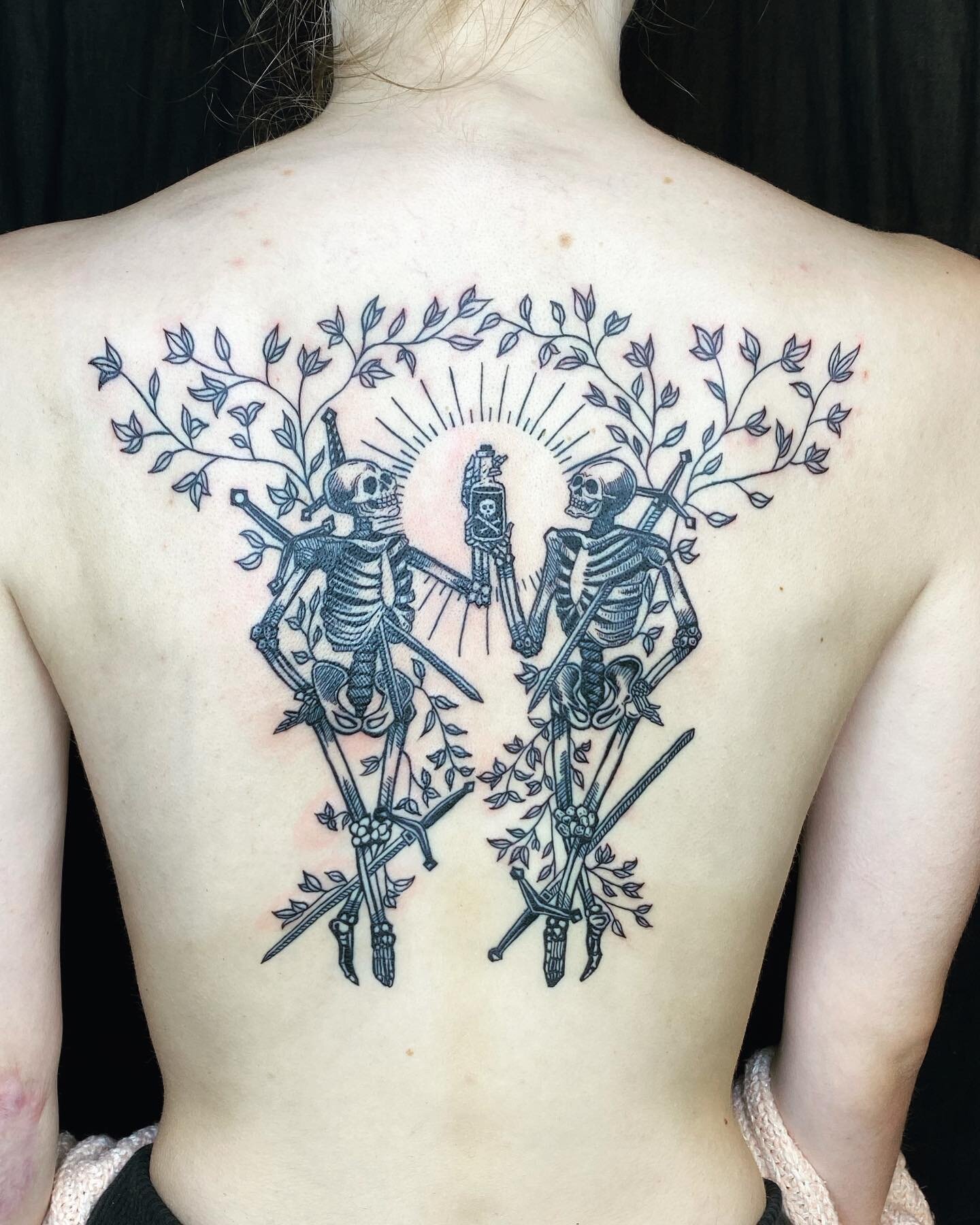 first big back tattoo i&rsquo;ve done so far, thanks for the trust ambrosine!

skeleton design by @micah_ulrich 
done at @familytattoo