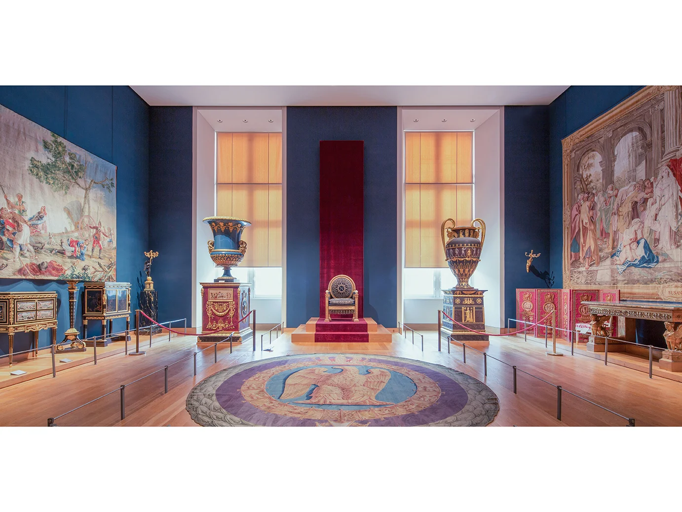Muse_e_Du_Louvre_Le_Tro_ne_de_Napole_on_1er_Paris_2013.jpg