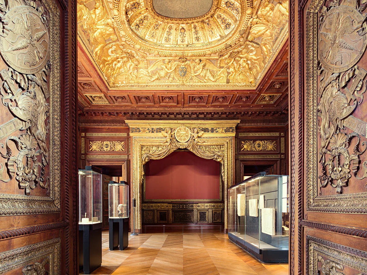 Muse_e_du_Louvre_Paris_2013_.jpg