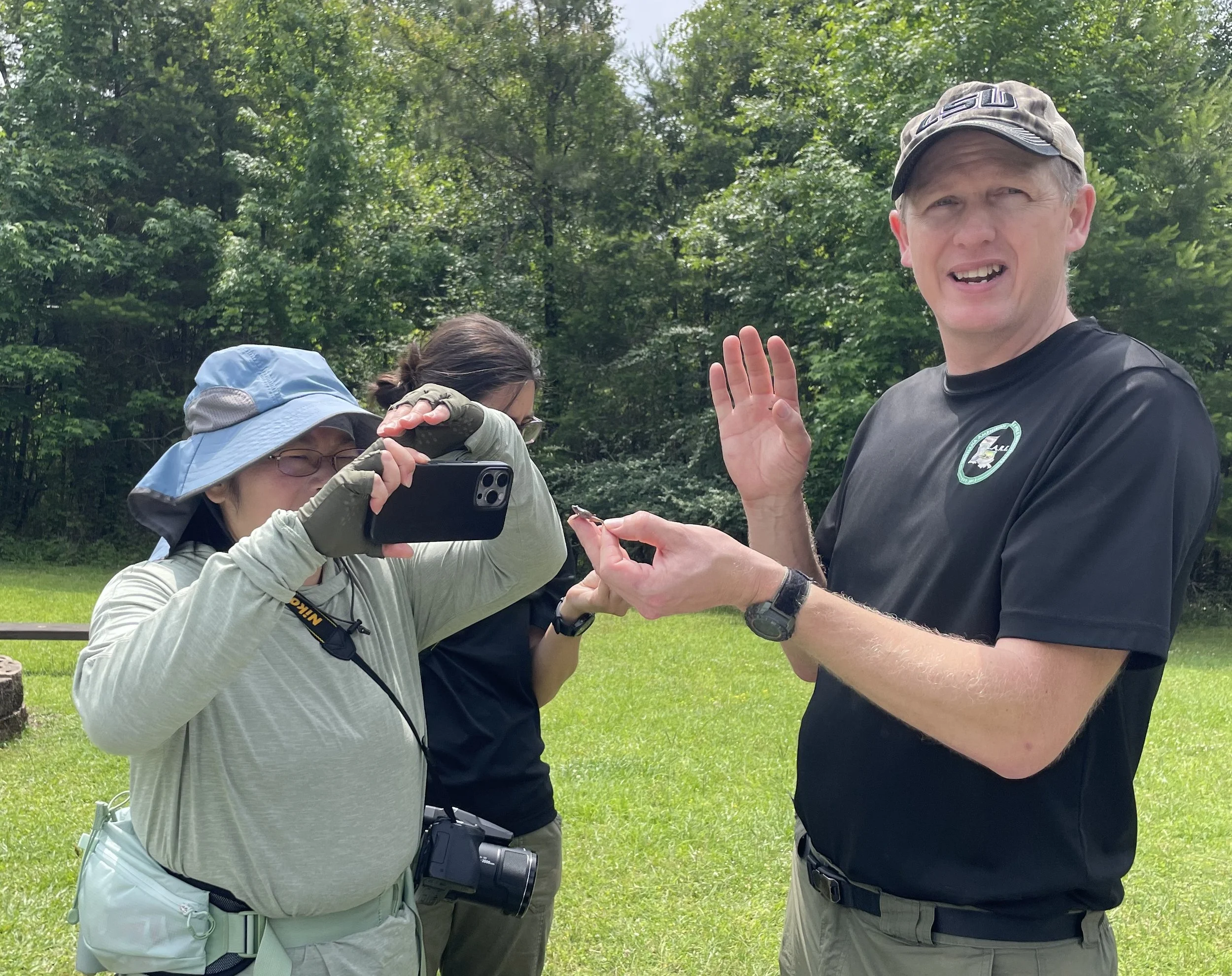 Bones Glorioso talks frogs at the LARE field trip.