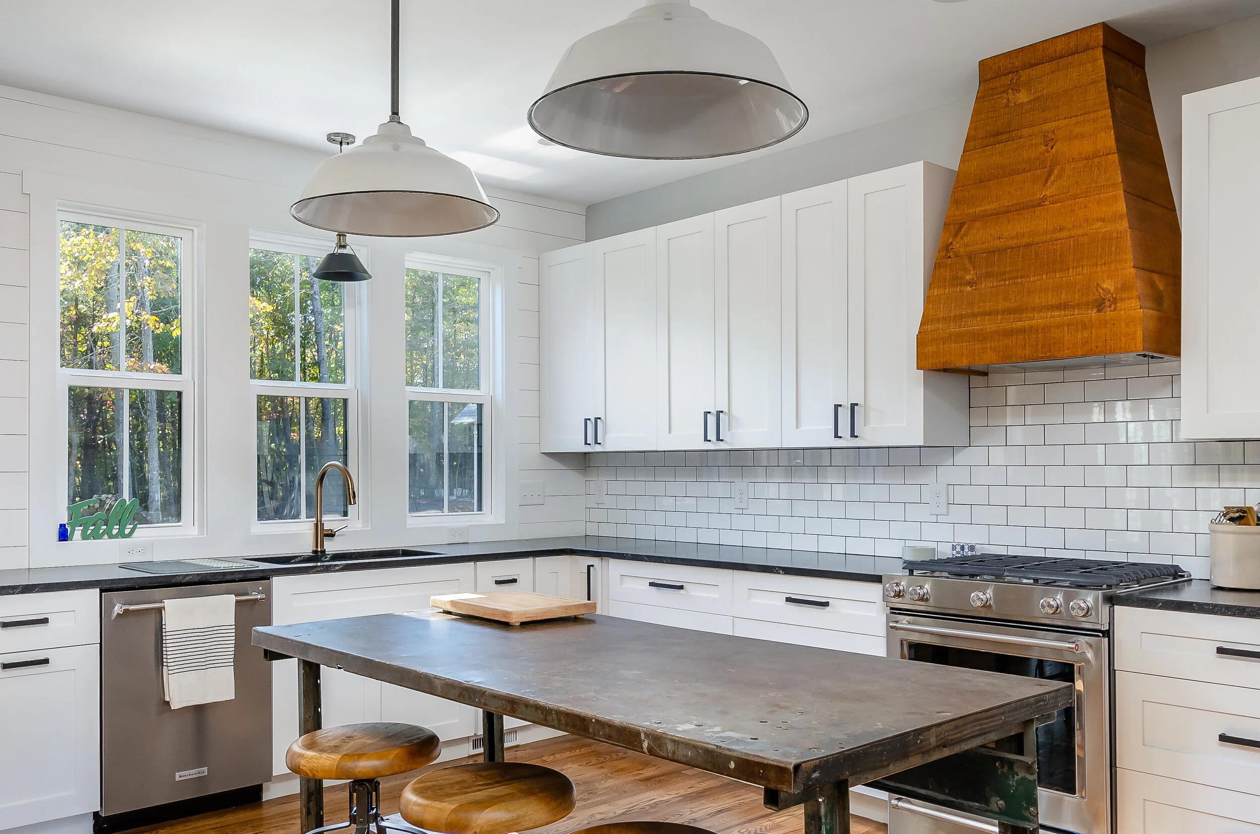 1429 Modern Farmhouse HiRes-17.jpg