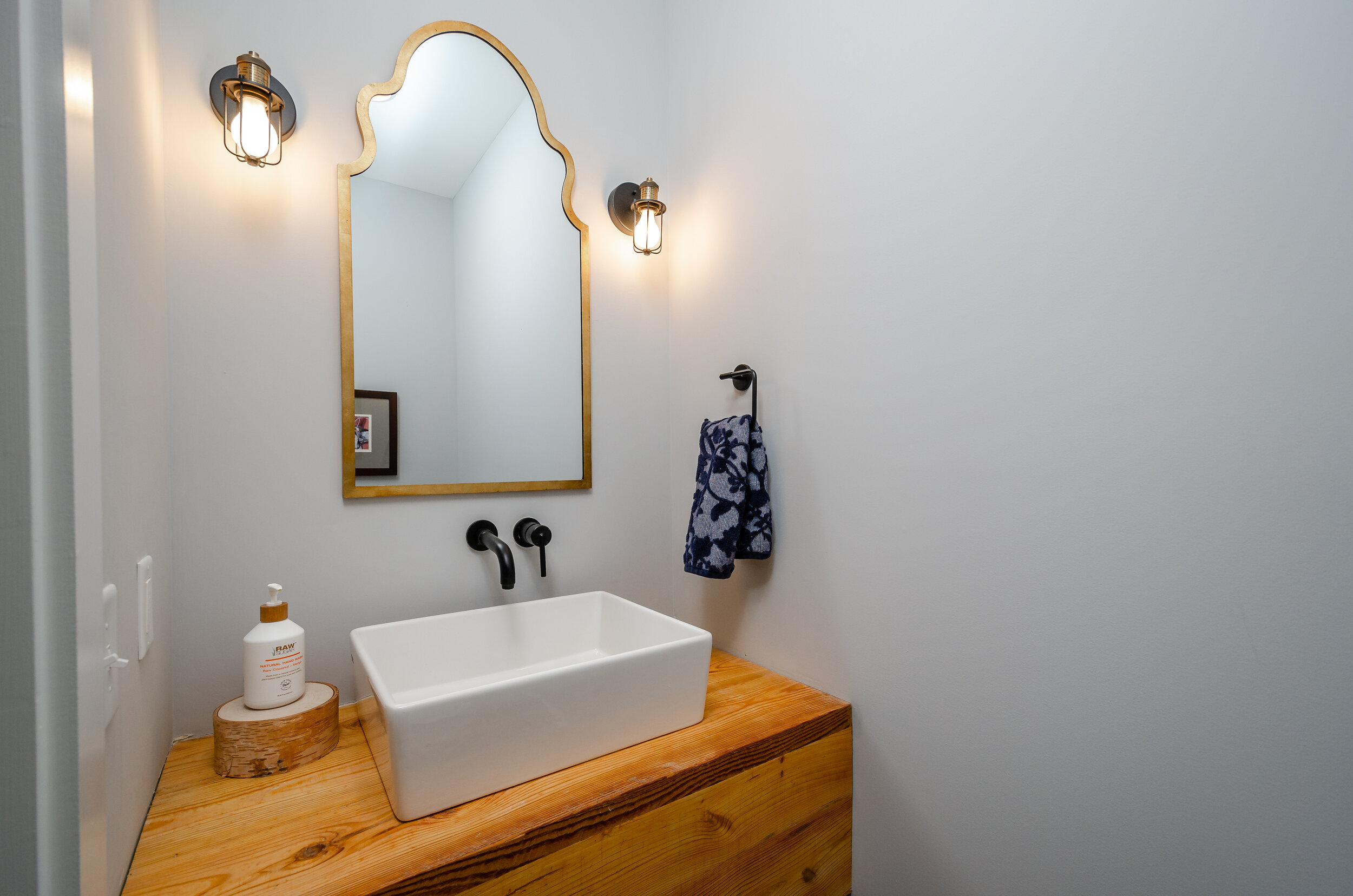 1429 Modern Farmhouse HiRes-29.jpg