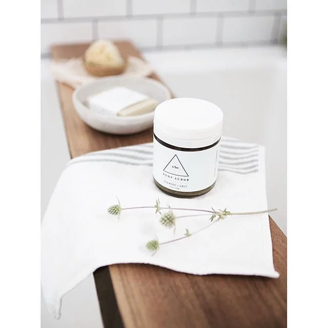 S E A W E E D

FLASH SALE: 15% off our Seaweed Exfoliants today through Friday with code SEAWEED. Shop the link in bio!
..
Nutrient-rich and organic, Bladderwrack Seaweed is&nbsp;filled with minerals like calcium, magnesium,  potassium and iodine tha