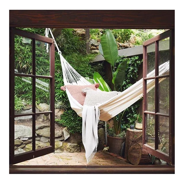 S u n d a y s  A t  H o m e
..
Read, relax, repeat.