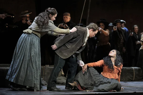 Carmen 20.jpg