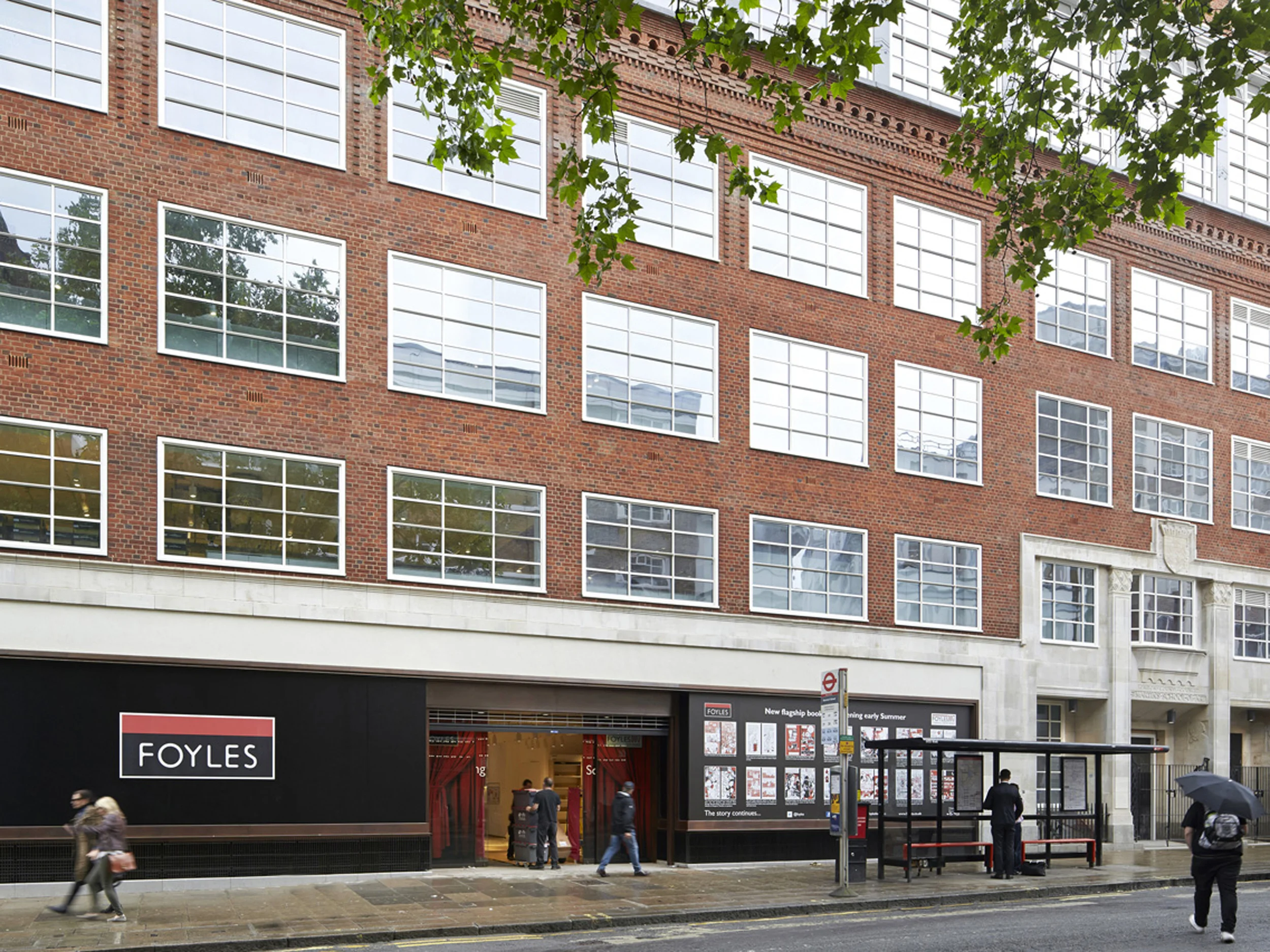 London Foyles Flagship Store 107 Charing Cross Rd. London WC2H 0DT, UK