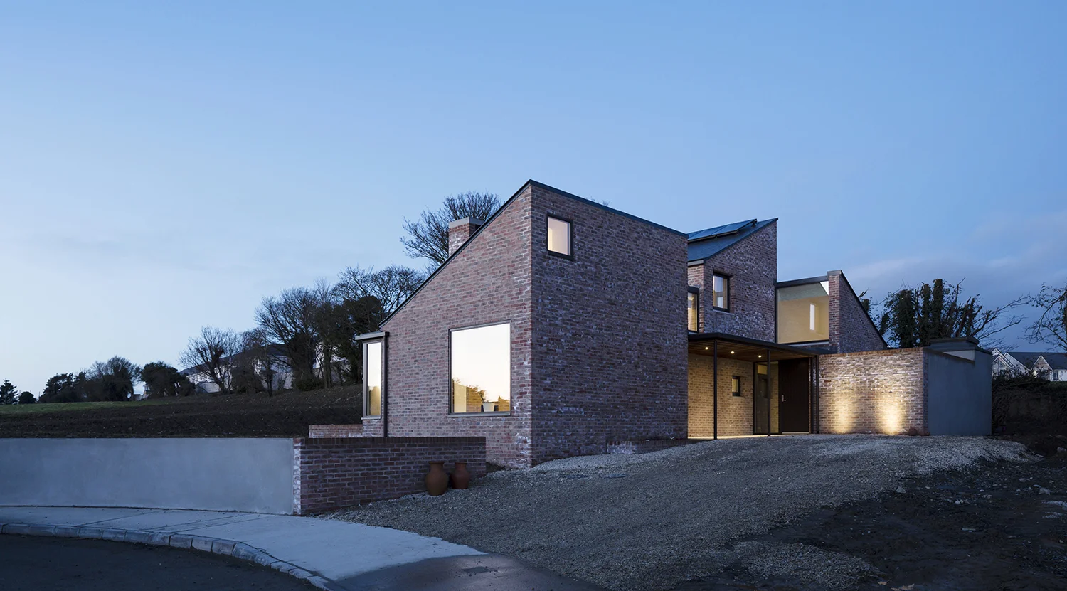 SCULLION Architects-entrance-evening-low.jpg