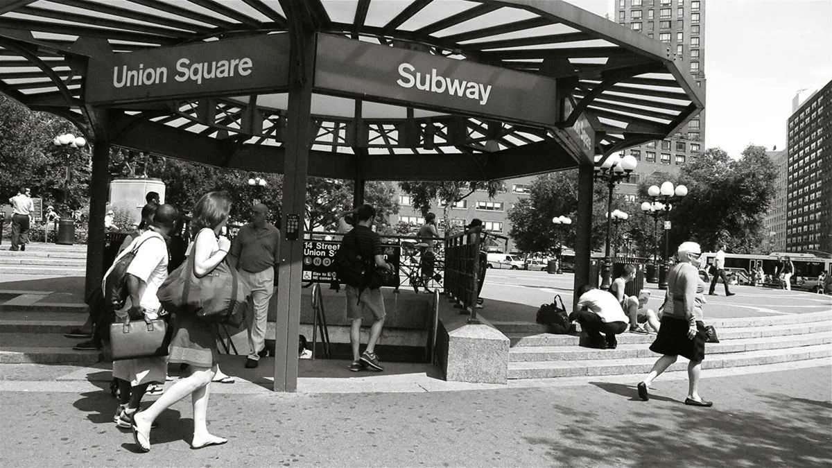 355_1subway_station_ny.jpg