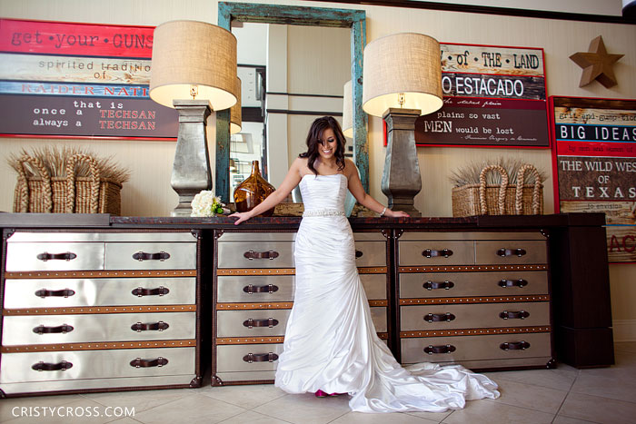 overton-hotel-lubbock-texas-bridal-shoot-taken-by-clovis-wedding-photographer-cristy-cross-2011_6.jpg