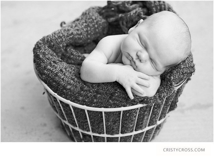 Holden-Scarbroughs-newborn-session-in-Clovis-New-Mexico-taken-by-Portrait-Photographer-Cristy-Cross__034.jpg