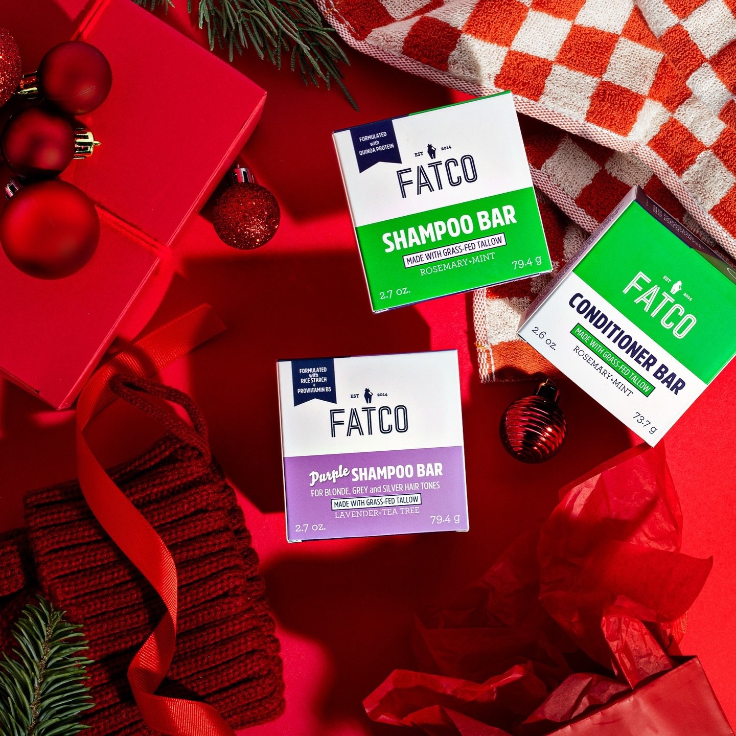 Holiday magic starts with standout visuals!

✨ As a product and brand photographer, I know how essential it is to capture the festive spirit for your product-based business. Eye-catching, seasonal photos like these help your brand shine in the busies