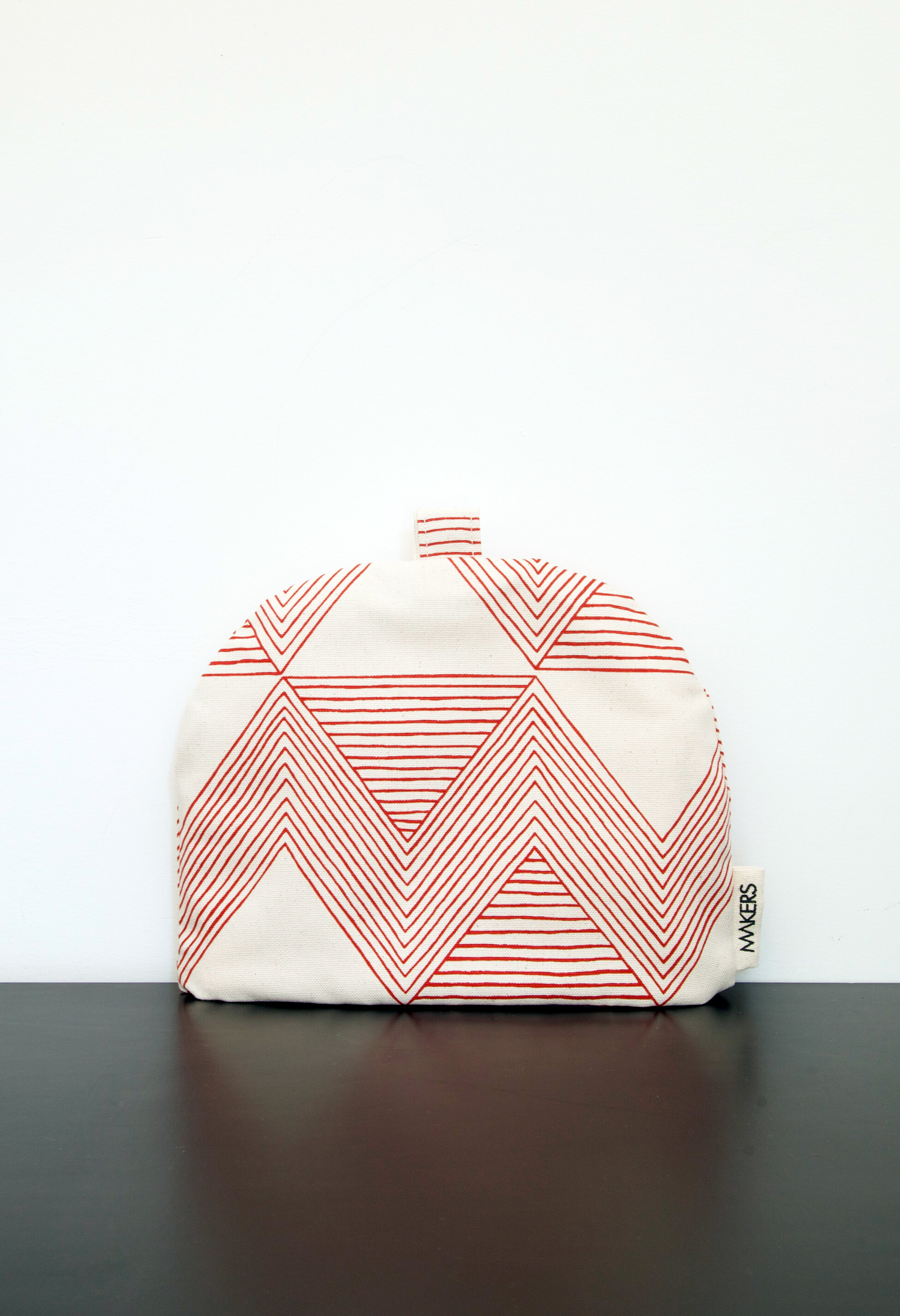 red zig zag printed small tea cosy 9" x 11"