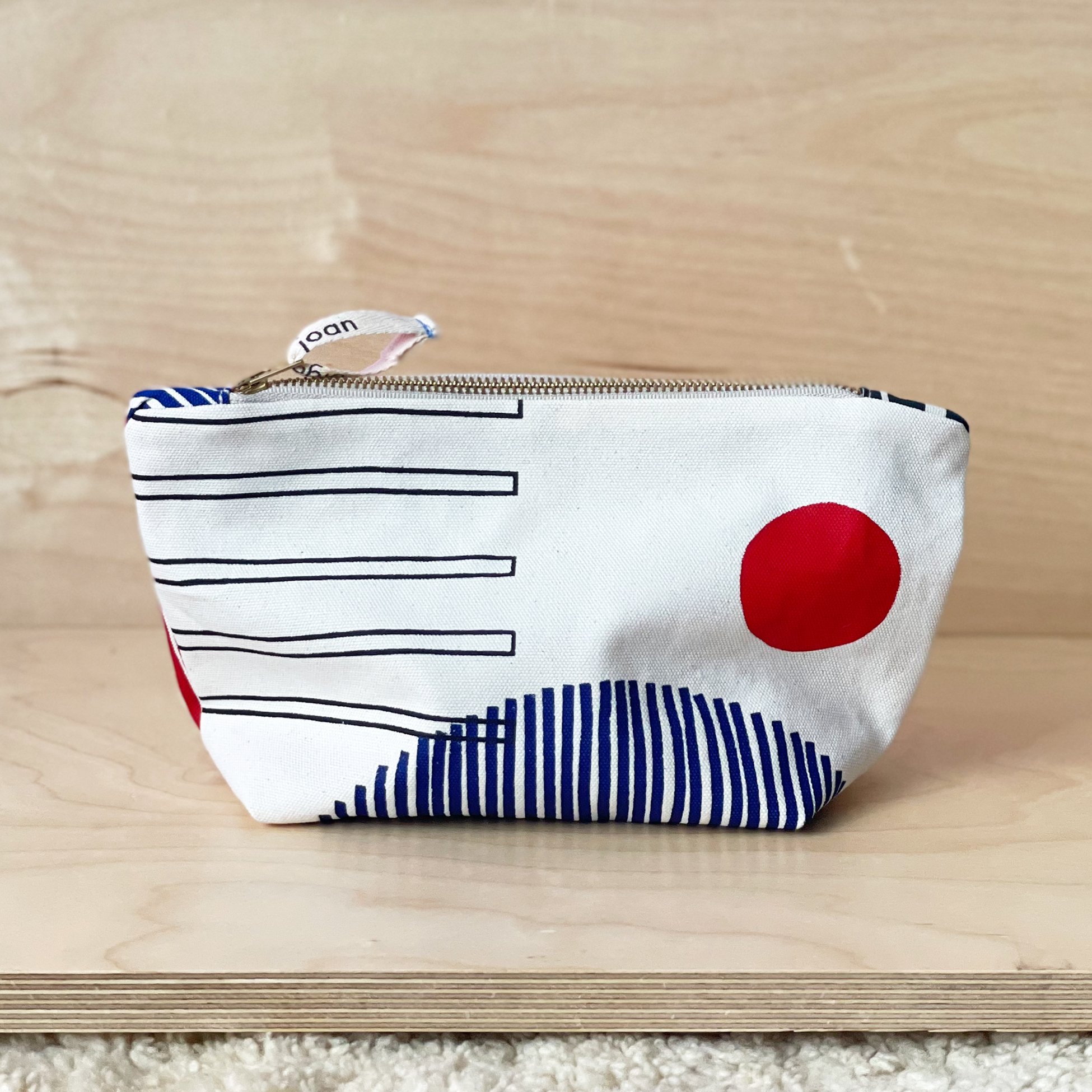 POUCH_ok 3 f.jpg