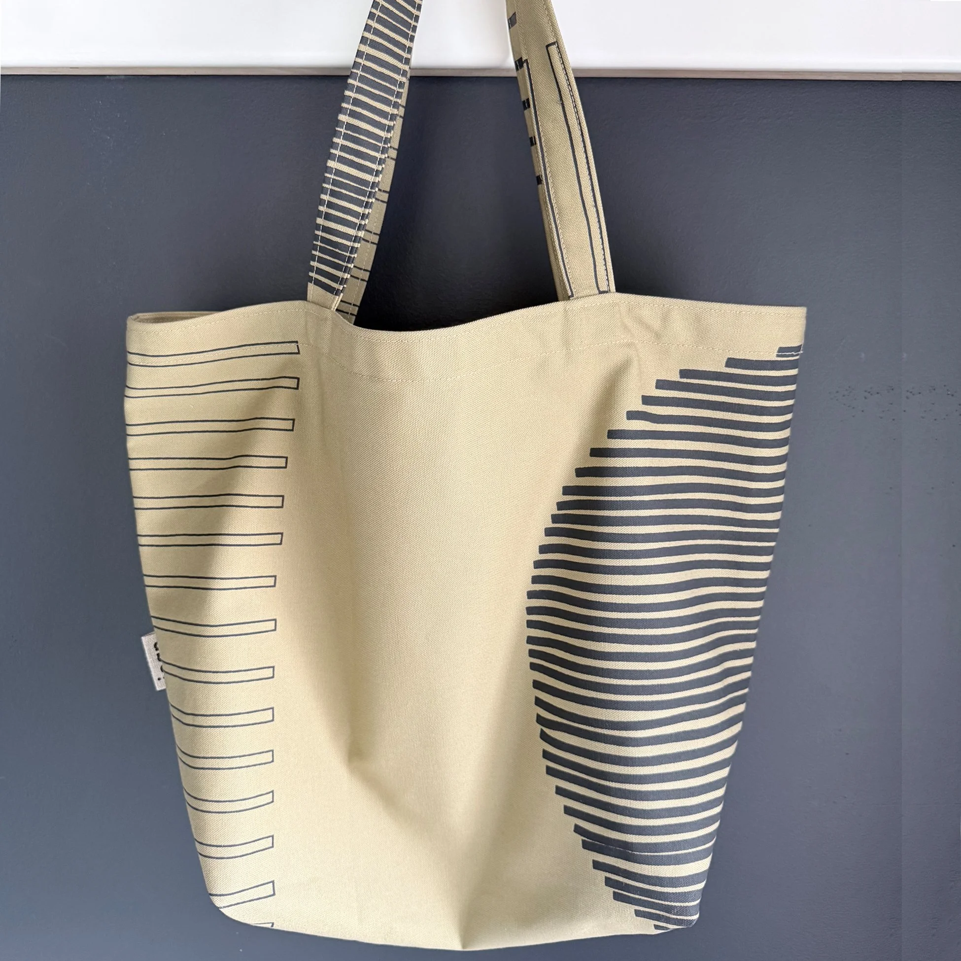 Shopper Tote/Charcoal Off Kilter Print on Olive