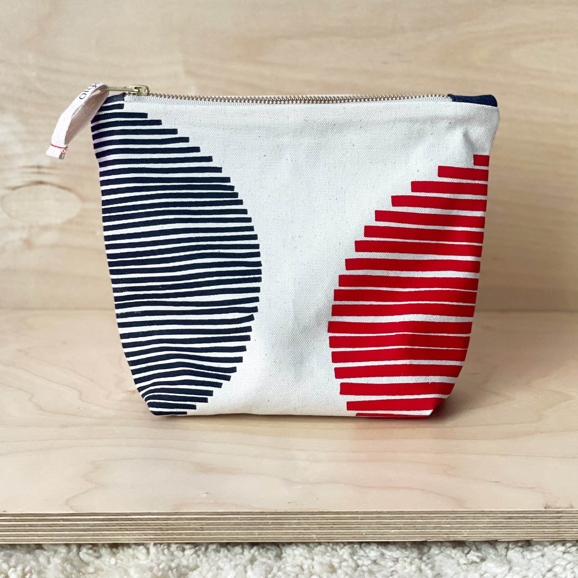 POUCH_ok 1 f.jpg