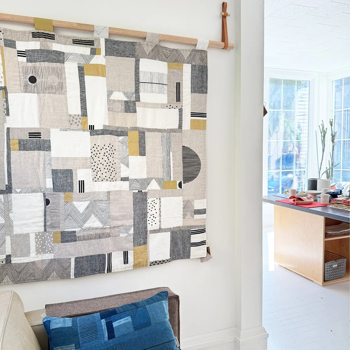 Quilt/Keeper Pieced Linen in Neutral Throw Quilt