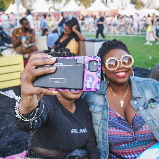 Never miss a selfie 🤳
@realstreetfest &amp; @bajabeachfest on deck with more fests TBA this week!! 🔋Pre-order your portable battery to have unlimited power at our events and beyond 🔄
⚡️Re-chargeable at home
📲 iPhone, Android, USB Type C Compatibl