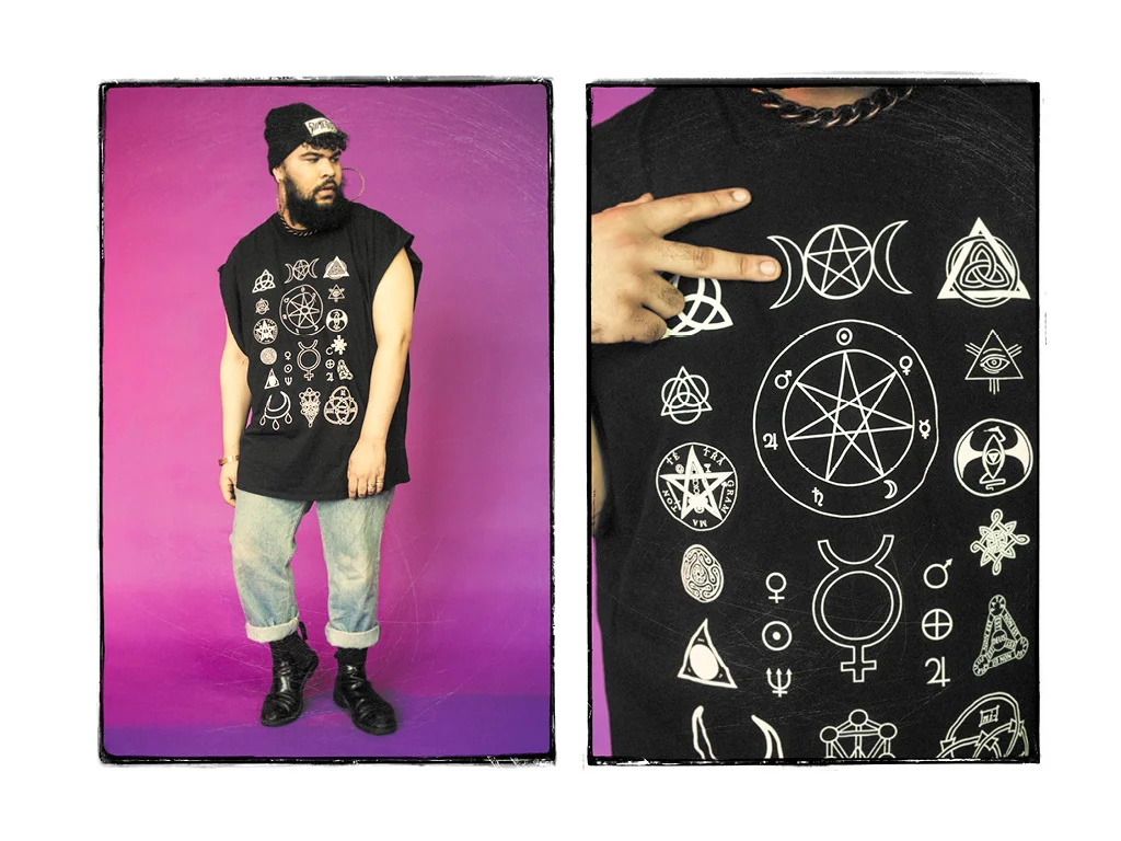 Beanie by Dimepiece, T-Shirt from Witch Worldwide. 
