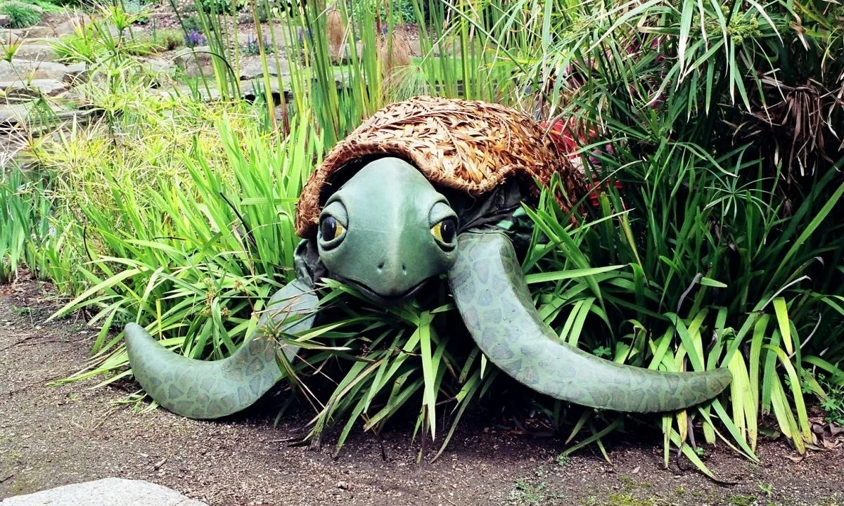 Tom Tom from The Floating Zoo, 2001