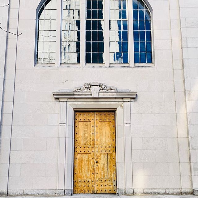 “Most depression stories unfold behind stretched-out smiles and behind closed doors...”. - Hope Inside Out .
.
.
.
.
#hopeinsideout #hope #hopethroughdepression #depressiontruths #depression #hidingplaces #Godismyhidingplace #cambridgemassachusetts #boston #bostonhistory #doors