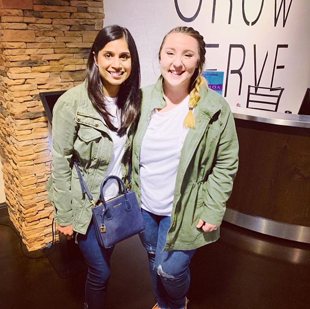 Twinning.....with my friend Liv! 😄Not planned. @olivia_claire_hawkins .
.
.
.
#twinning #friendsfamily #greenjackets #hopeinsideout