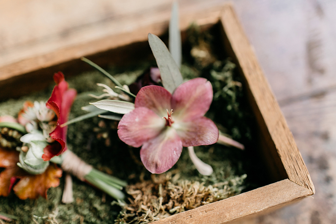sweet_and_crafty_industrial_romance_styled_shoot_017.jpg