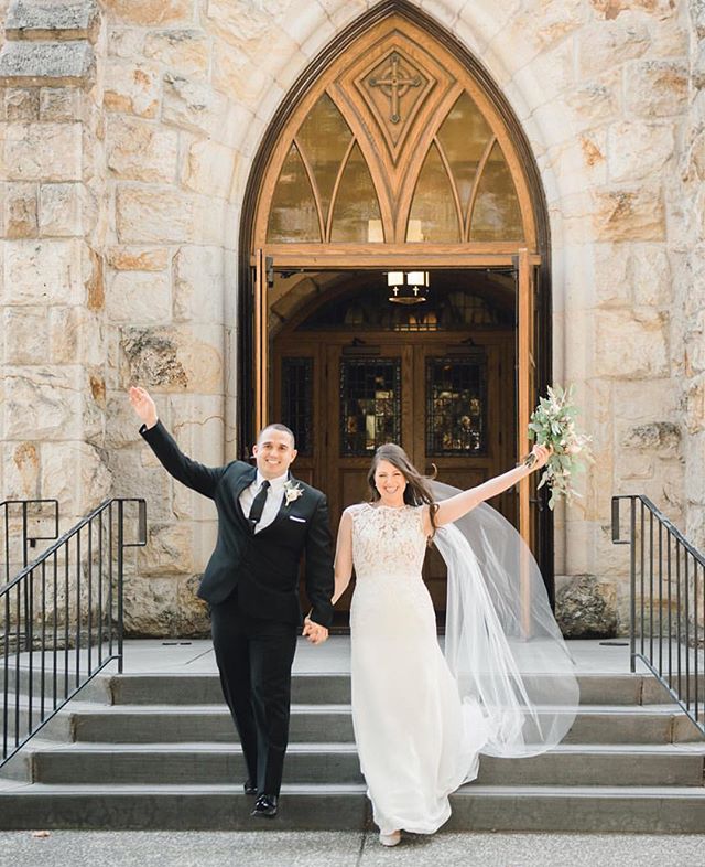 Yesterday&rsquo;s wedding was simply perfect. A smaller group of less than 80 guests, tons of romantic candlelight, amazing flowers, great music and, of course, lots of wine. Congrats Douglas and Stephanie!
.
Coordination: @sweetandcrafty 
Venue: @me