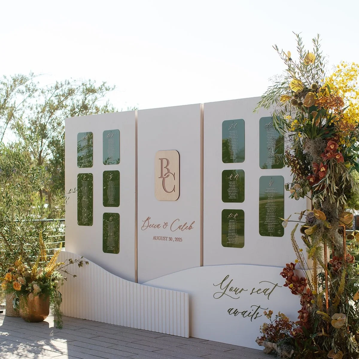 Obsessed with how this seating chart installation came to life. 

Inspired directly by the invitation suite I designed for the couple, we translated every detail into a larger-than-life moment for guests to experience as they arrived. 

The soft vine