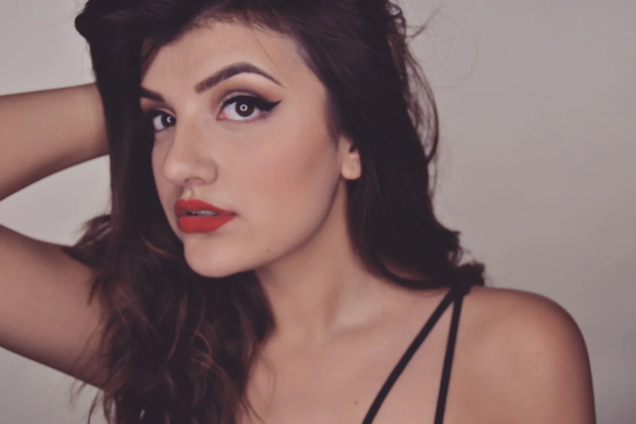 A SINGLE PERSON’S GUIDE TO VALENTINE’S DAY