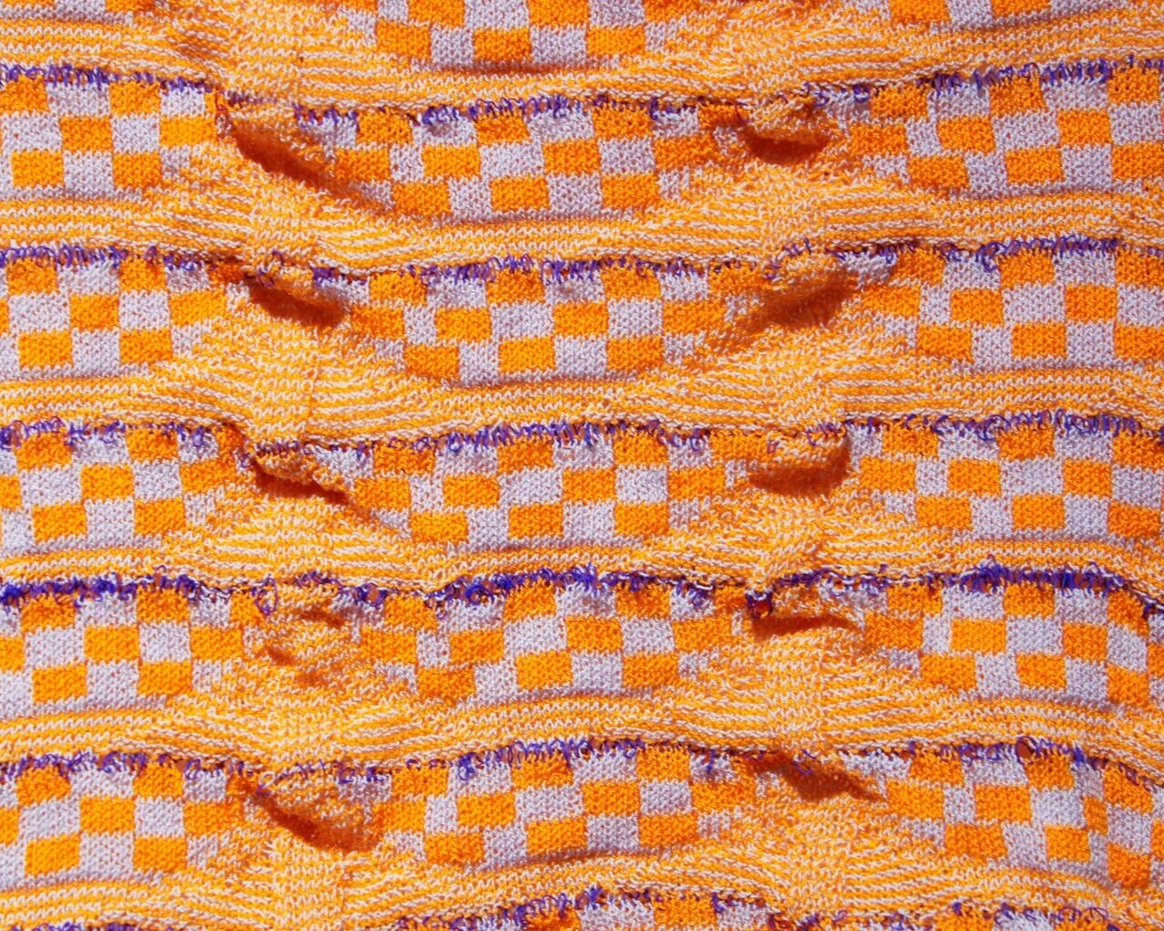 Yarns Used: Thermochromic, Polyester, Nylon