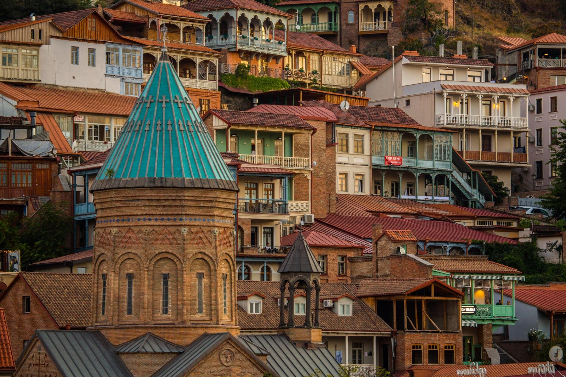 tbilisi-city-guide-roofs.adapt.1900.1.jpg