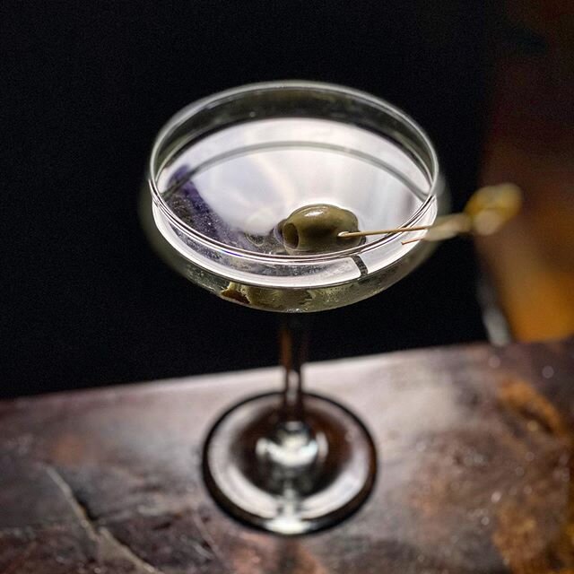 We love 50/50 martinis at Oberon&rsquo;s. Equal parts gin and dry vermouth, the herbaceousness of the dry vermouth shines through beautifully along side the botanicals of the gin. We also use a high proof gin like Sipsmith VJOP to create balance and 