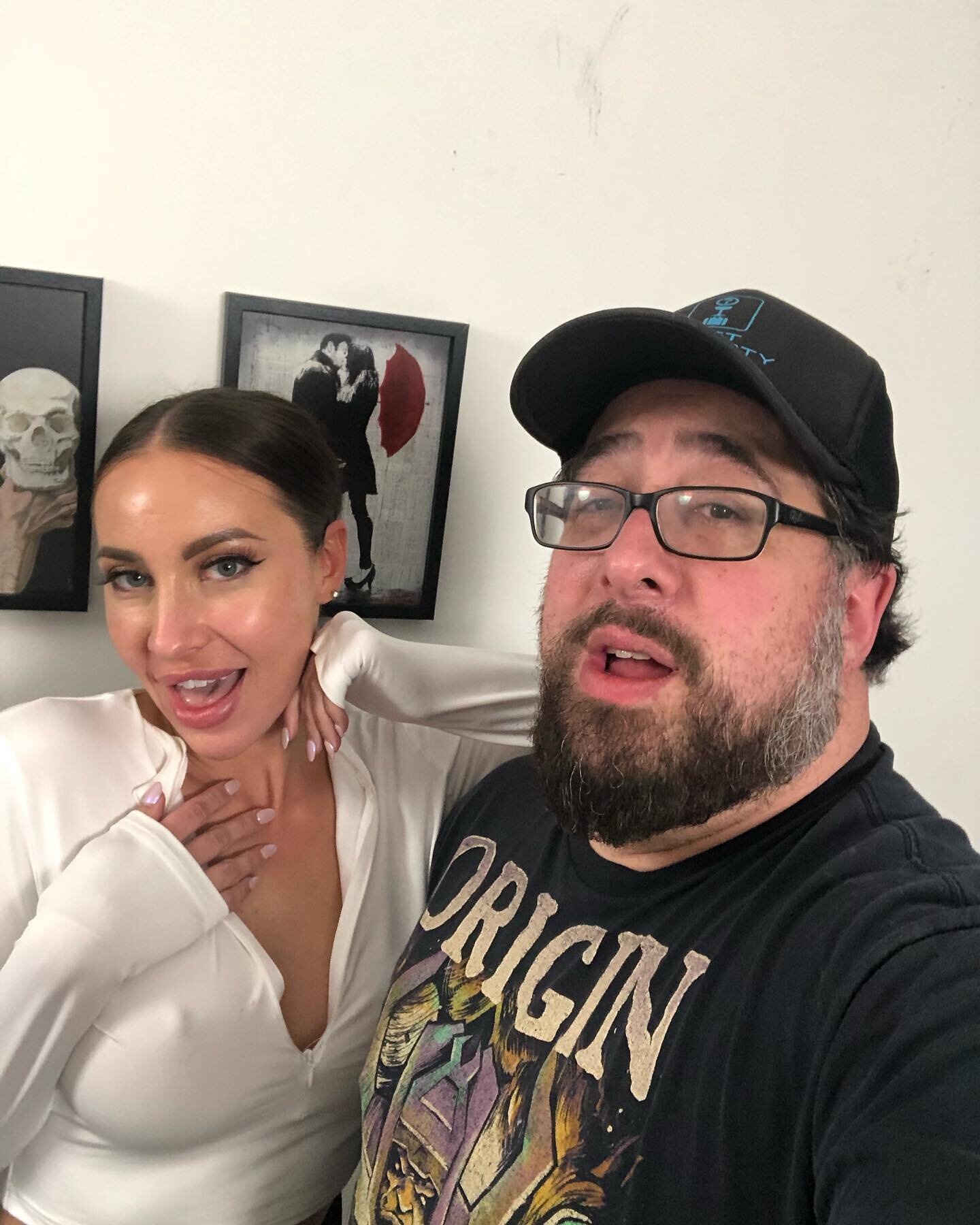 Somehow I managed to look trashed in every selfie I took with @melissastrattonxo after recording a really silly @andnowwedrink_ dropping soon.