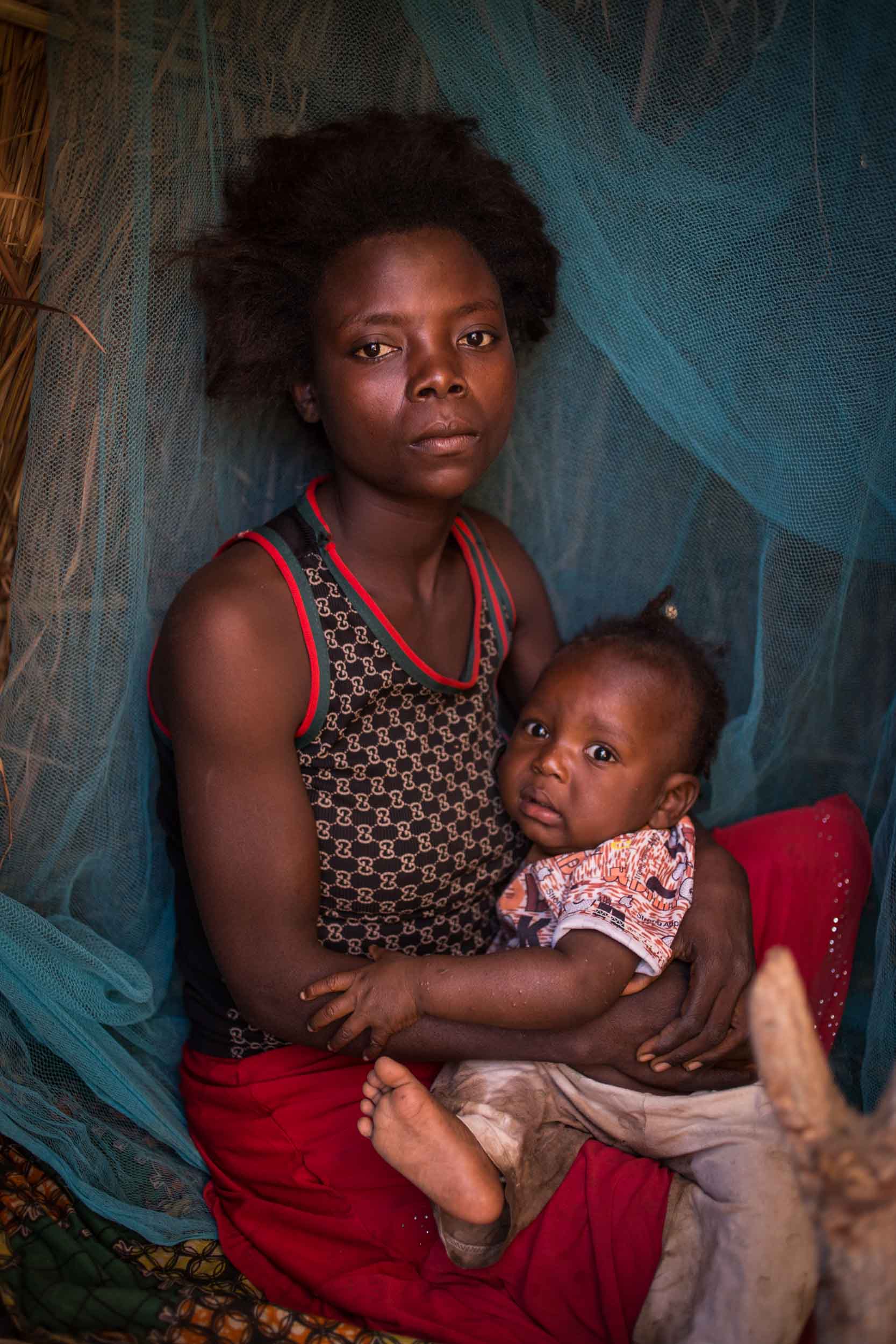  "They attacted our village during the night. My husband was killed by the Pygmeans" Agnes Bade (Bantu), 22, and her child were displaced from Luseyi to Mukuku refugee camp. As a result of the violence, there are significant mental health needs among