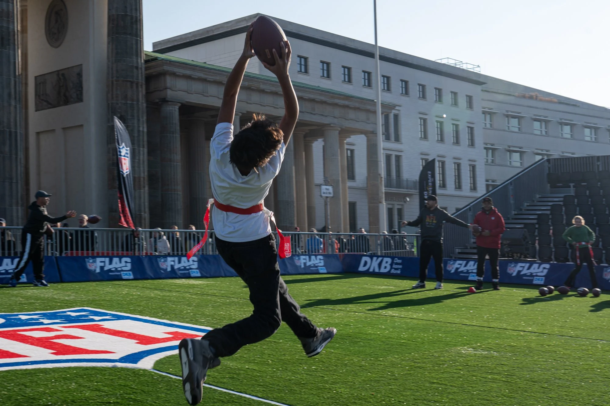 2025711_Mucha_NFL_Brandenburg_gate-53.jpg
