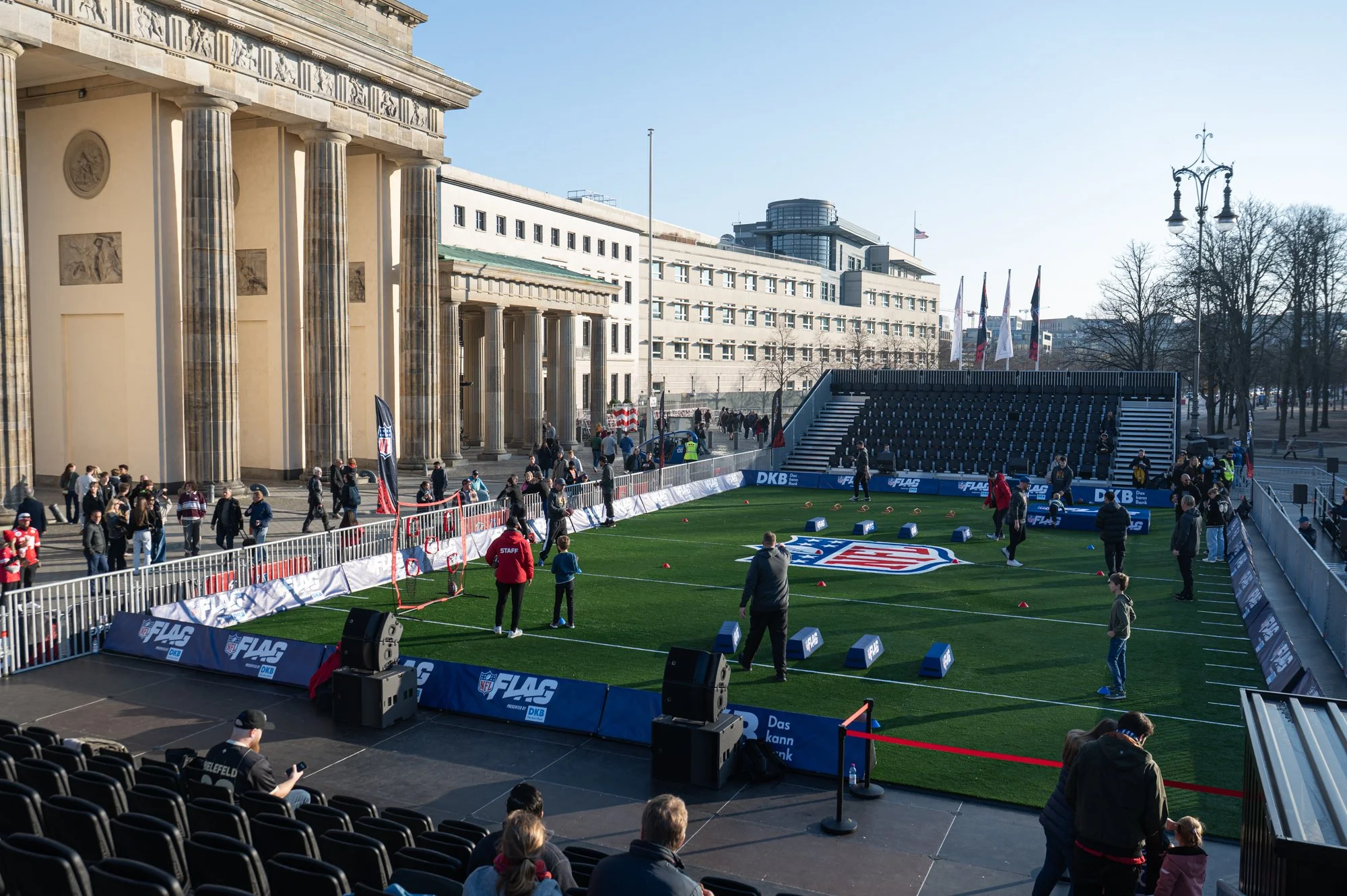 2025711_Mucha_NFL_Brandenburg_gate-98.jpg